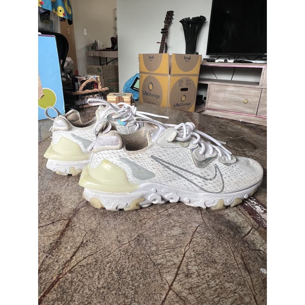 Nike React Vision Men's Size 9 White Iridescent Silver CW0730-100 Athletic Shoe